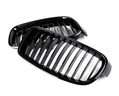 Grille hoogglans zwart met matte spijlen F30 F31