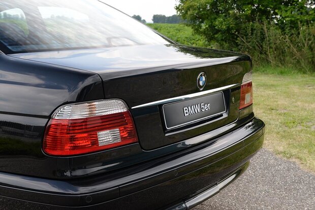 BMW 5er showroom platen